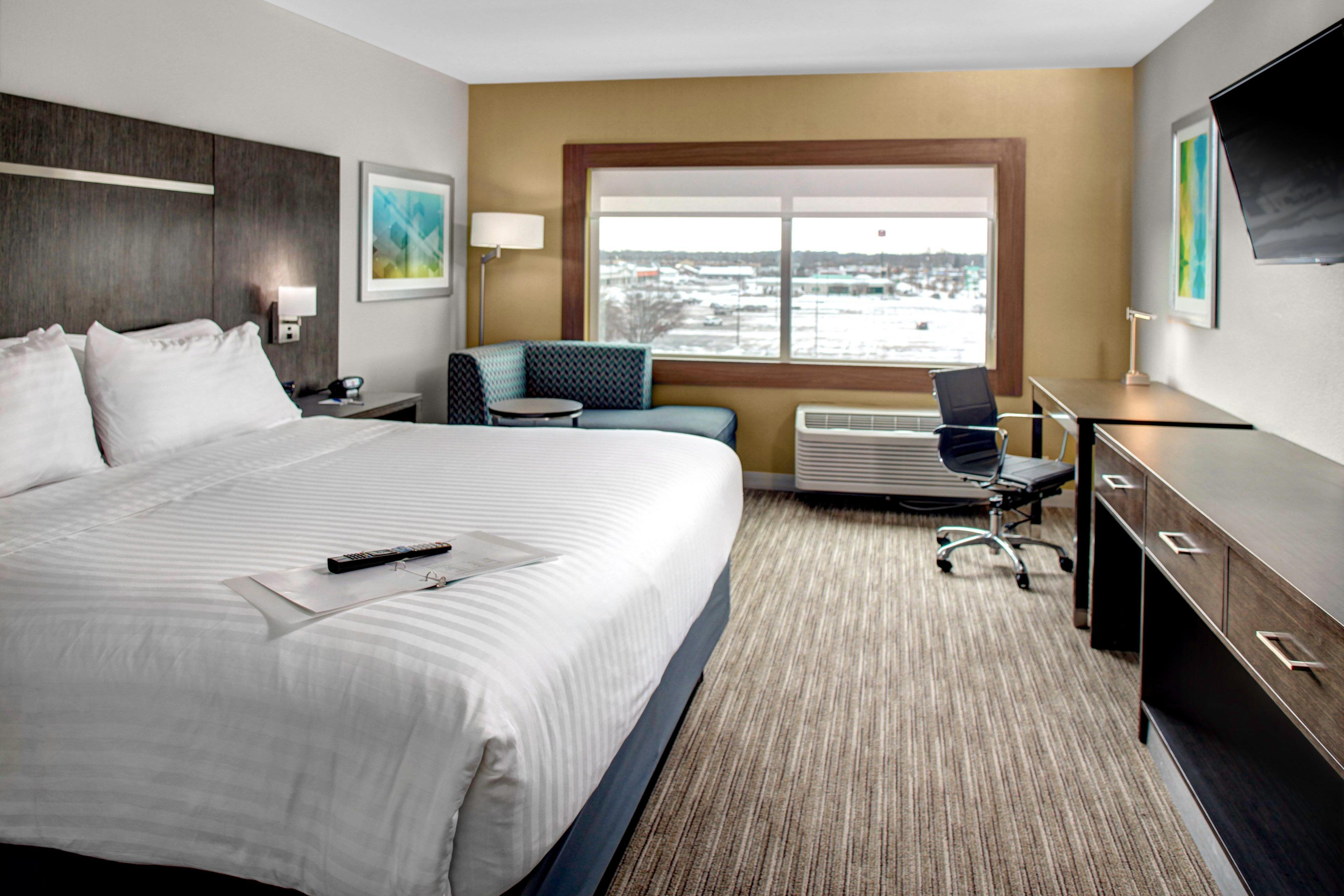 Holiday Inn Express & Suites Coldwater By Ihg Bagian luar foto