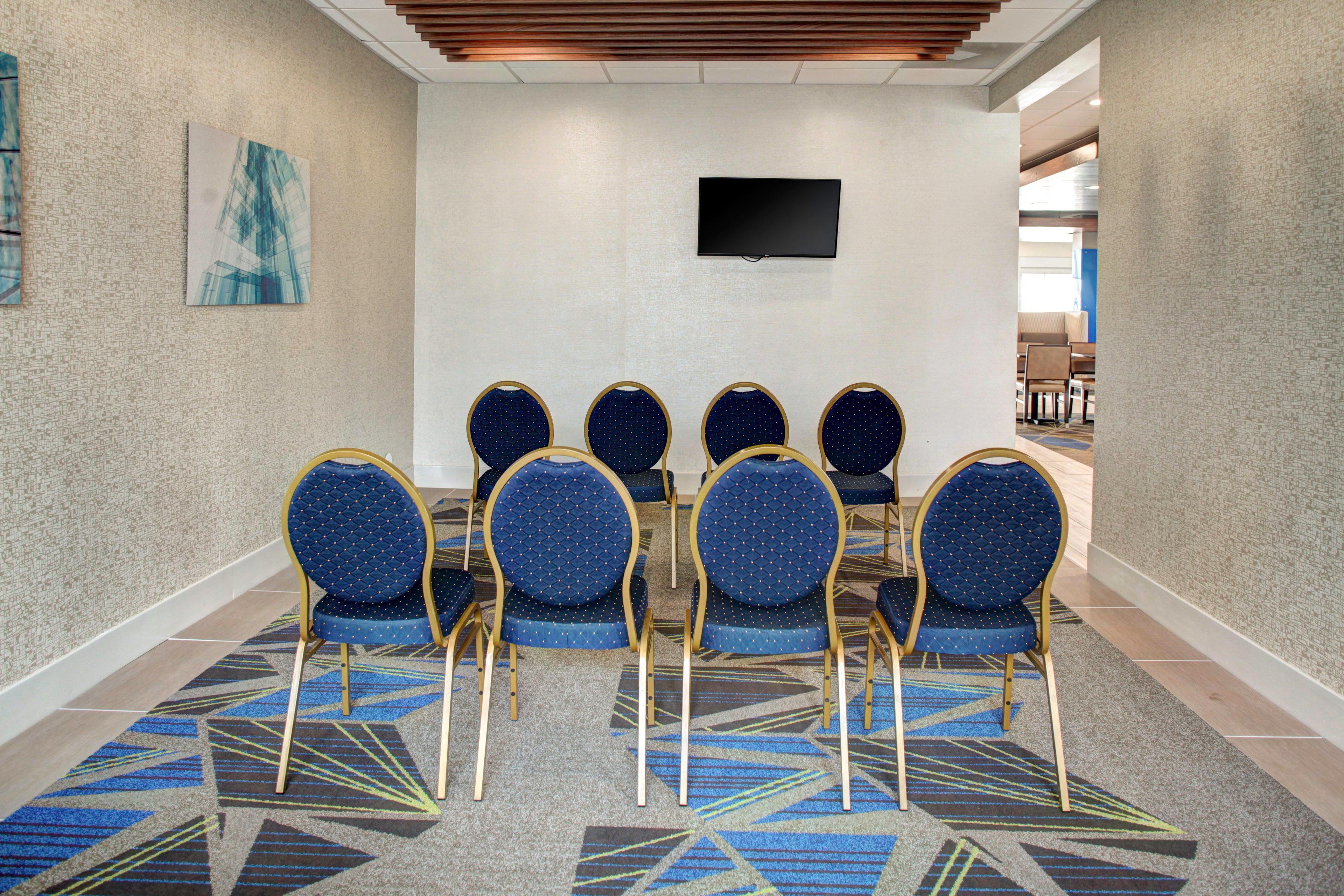 Holiday Inn Express & Suites Coldwater By Ihg Bagian luar foto