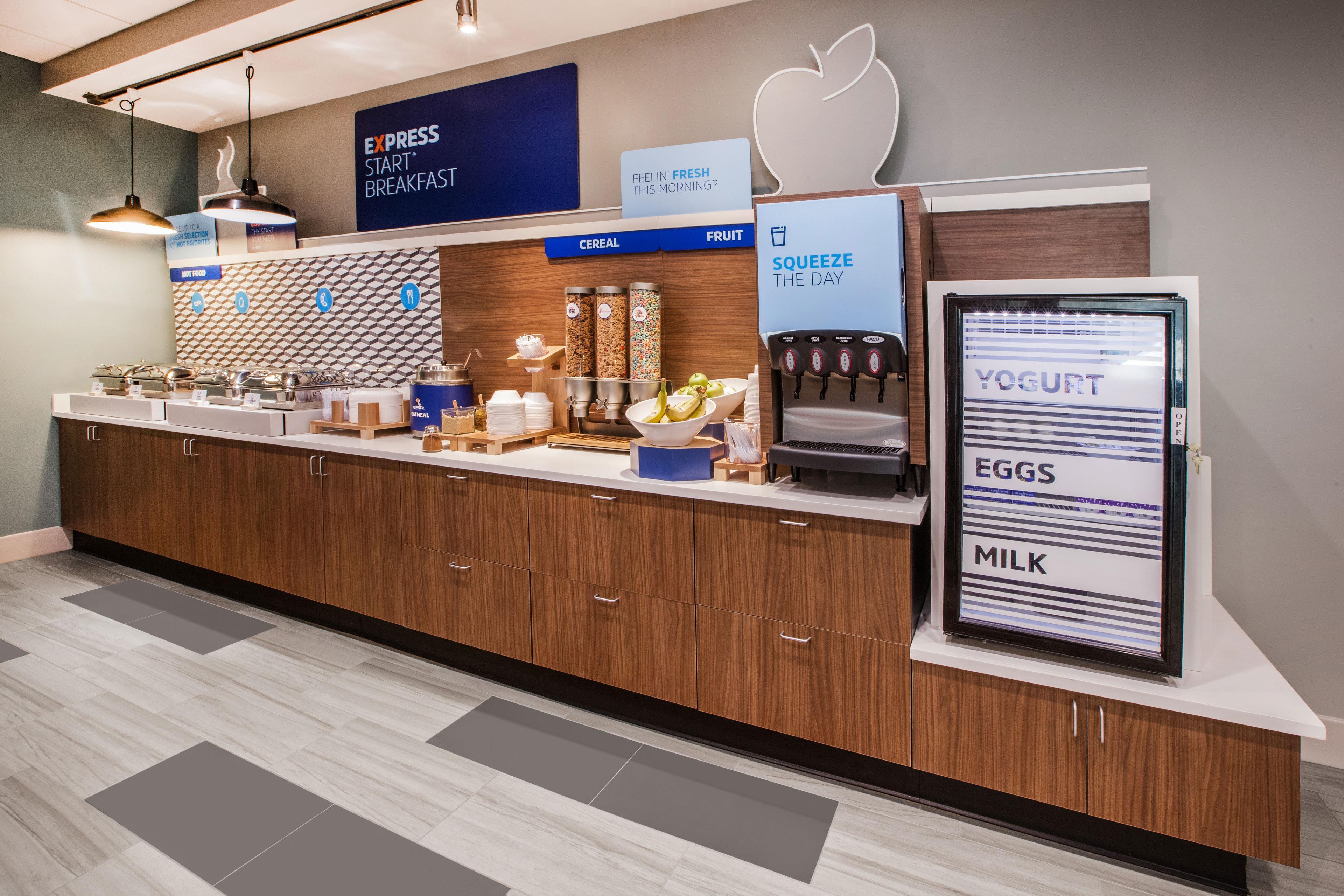 Holiday Inn Express & Suites Coldwater By Ihg Bagian luar foto