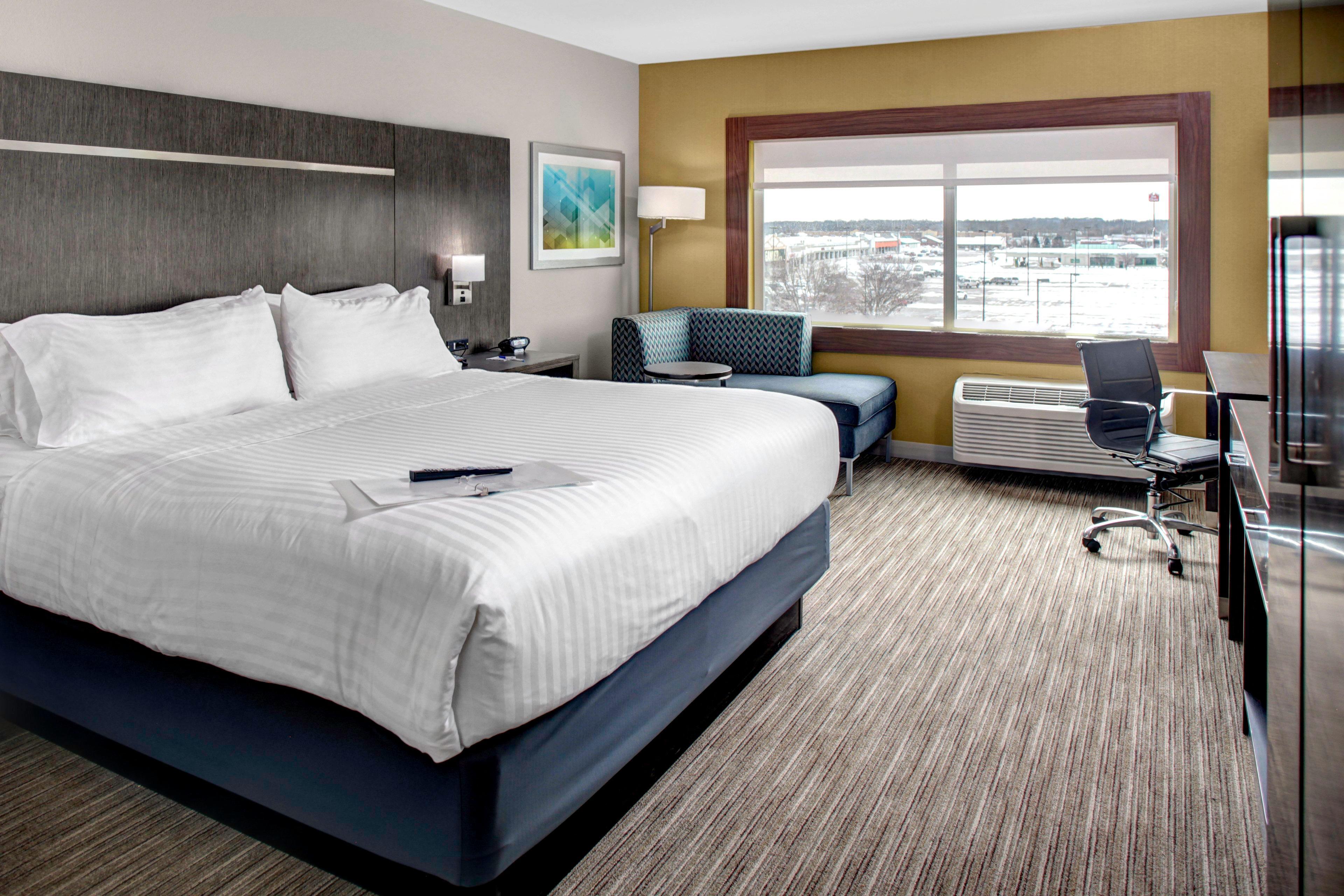 Holiday Inn Express & Suites Coldwater By Ihg Bagian luar foto