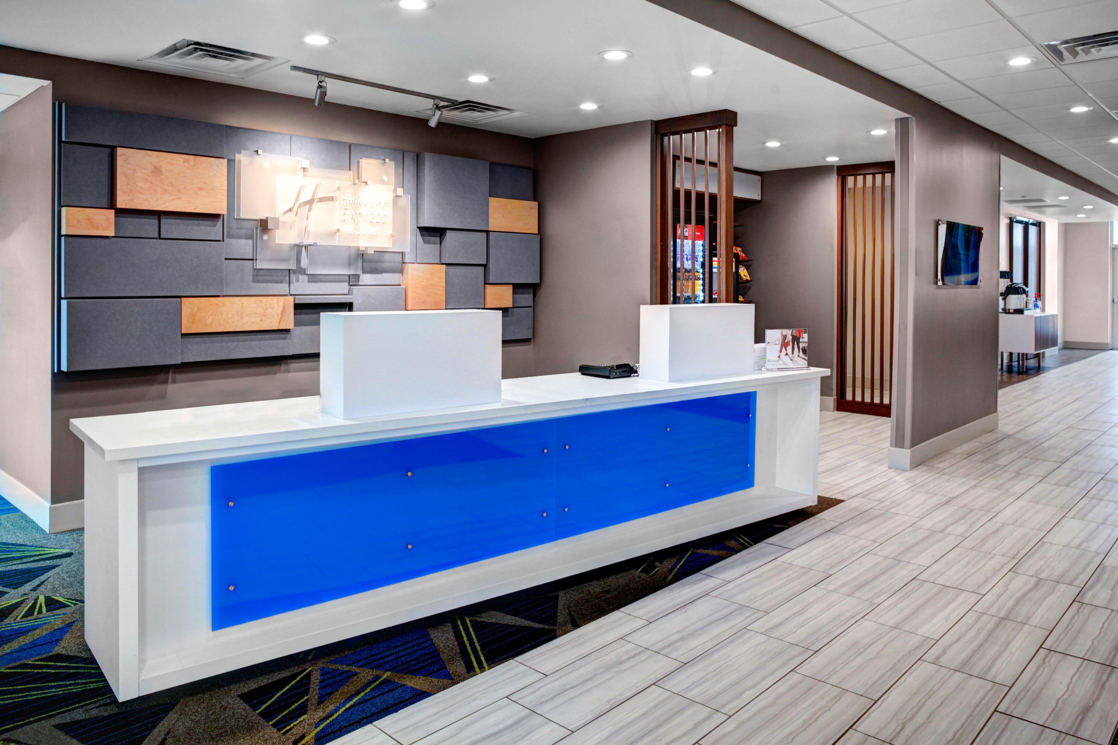 Holiday Inn Express & Suites Coldwater By Ihg Bagian luar foto